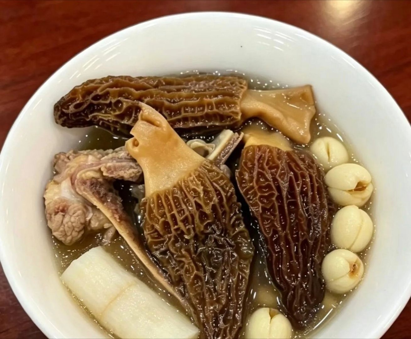 深夜，宵夜。 南京