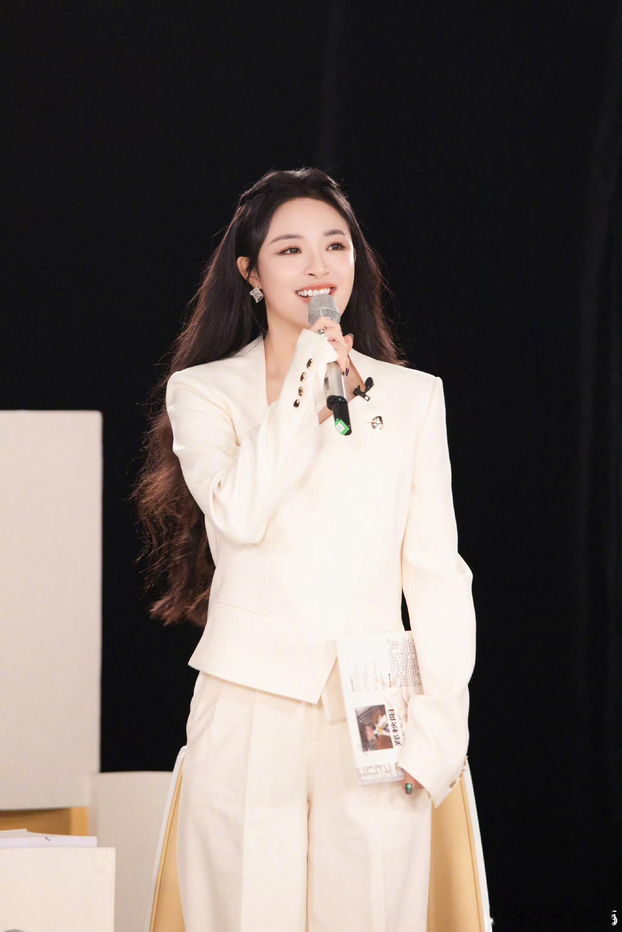 李莎旻子唱出了杀不死的自己李莎旻子直播聊自己的奥德赛时期太喜欢她说的"试错并不可
