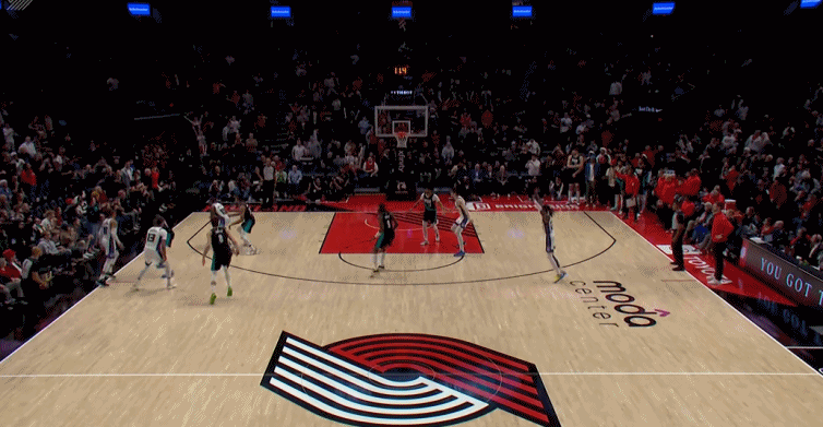 逆天五五开拓者，球迷们有福了，五分钟领先18分，最后加时了好朋友们。你领先三分，