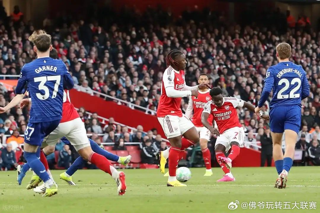 英超第30轮结束4场焦点对决，用极致的场面与结果的反差，彻底改写了英超积分榜格局