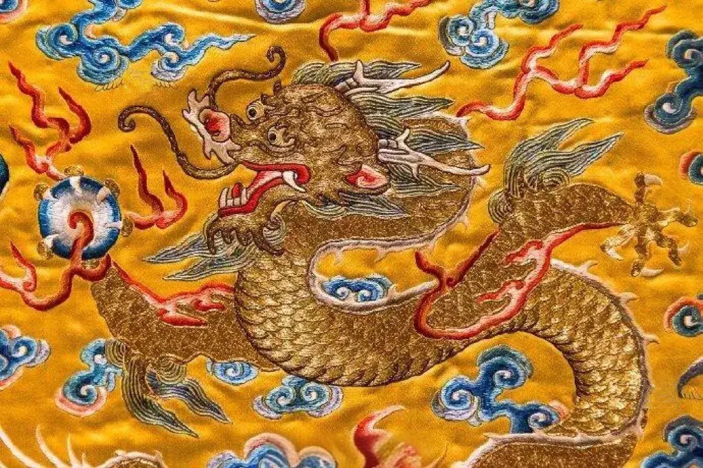 宰相李善长退休后喜欢办生日宴，官员不去祝寿又不好，去了不送礼更不好，特别闹心。这