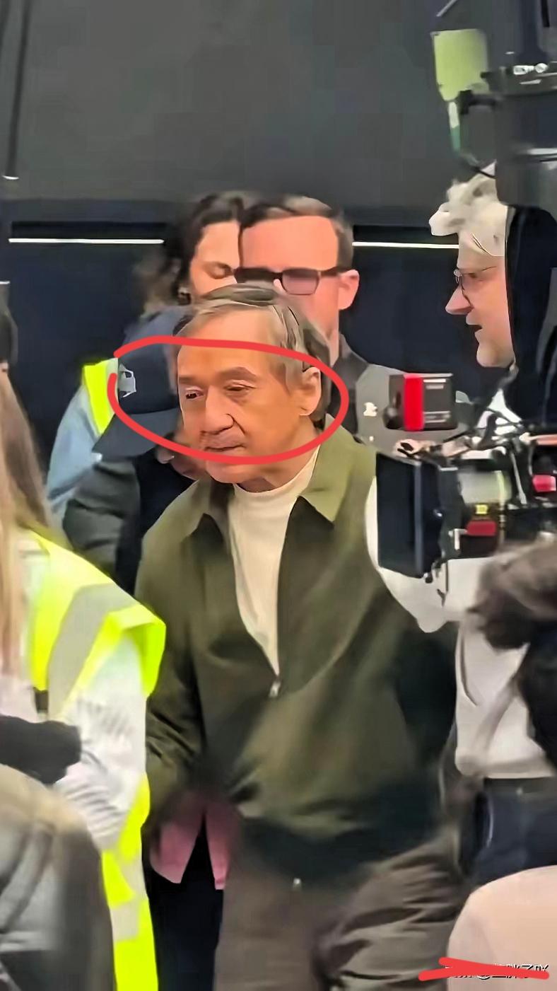 ⚠️⚠️❗️❗️成龙大哥这辈子怕是真要带着遗憾过了！71岁的年纪，钱赚得再多、光