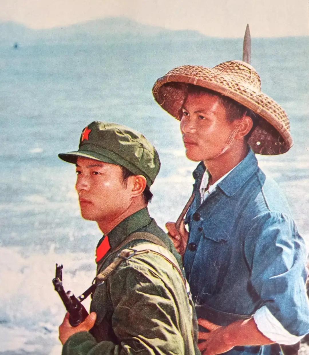 子弟兵是最可爱的人，他们来自人民，与人民血肉相连，鱼水情深，永远和人民...