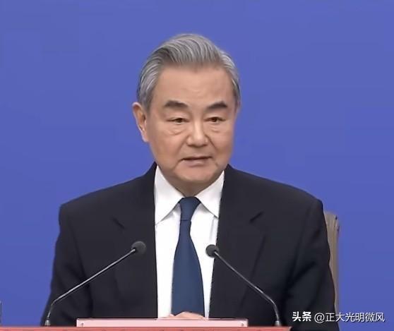 外长王毅今日在第14届全国人大第4次会议记者会上回答记者提问关于台湾问题，王毅明