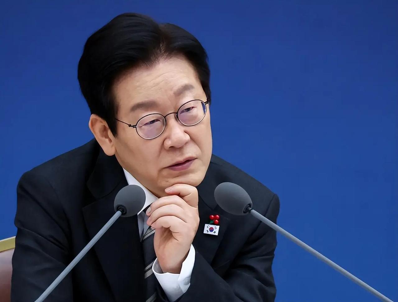 边境刚响起鸣枪，一边喊终战一边抱紧俄罗斯，半岛乱局，特朗普又来搅局！
 
这边边