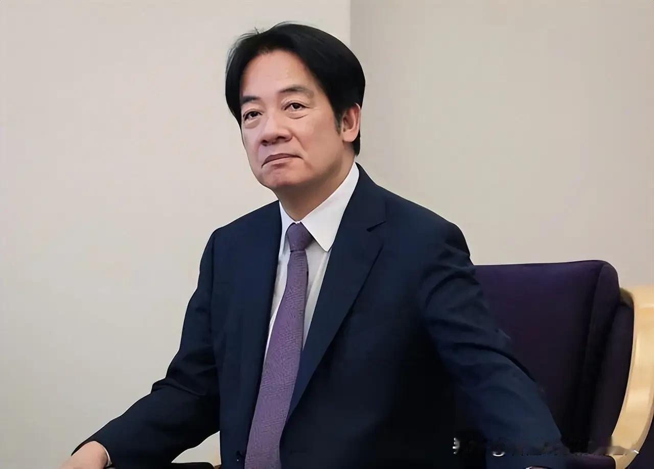 赖清德今天说台湾要"维持台海现状"，很多人以为这是他收敛了，不再提台独，改走温和