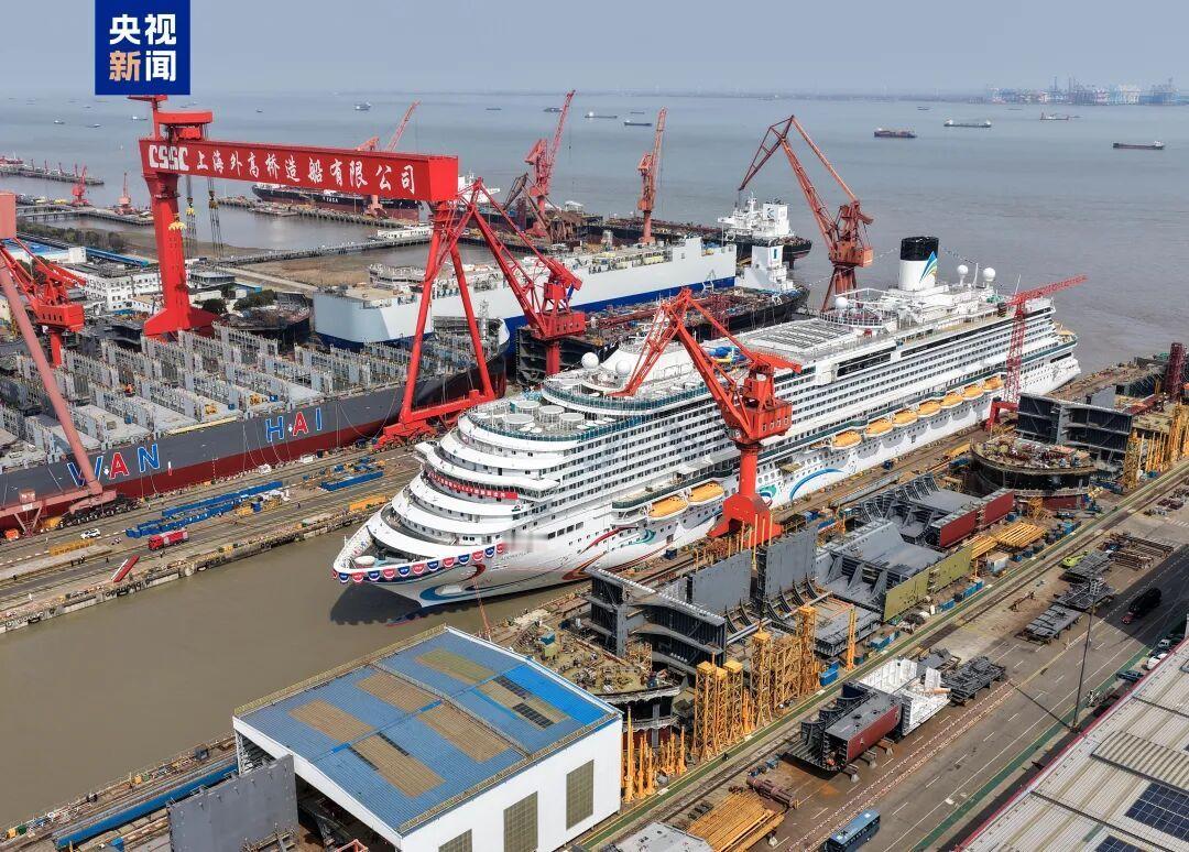 作为首艘国产大型邮轮“爱达·魔都号”的姐妹船，“爱达·花城号”即将首航，您会去乘