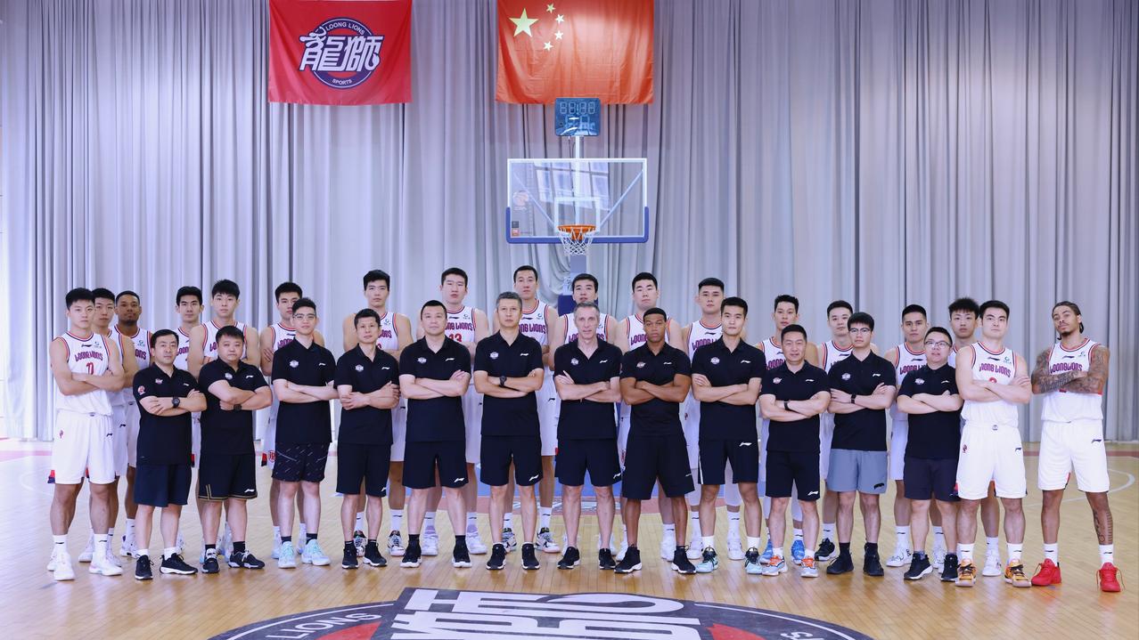 🏀 浙江广厦 vs 广东东阳光
🕖 19:35 开赛，黄龙体育中心体育馆
?