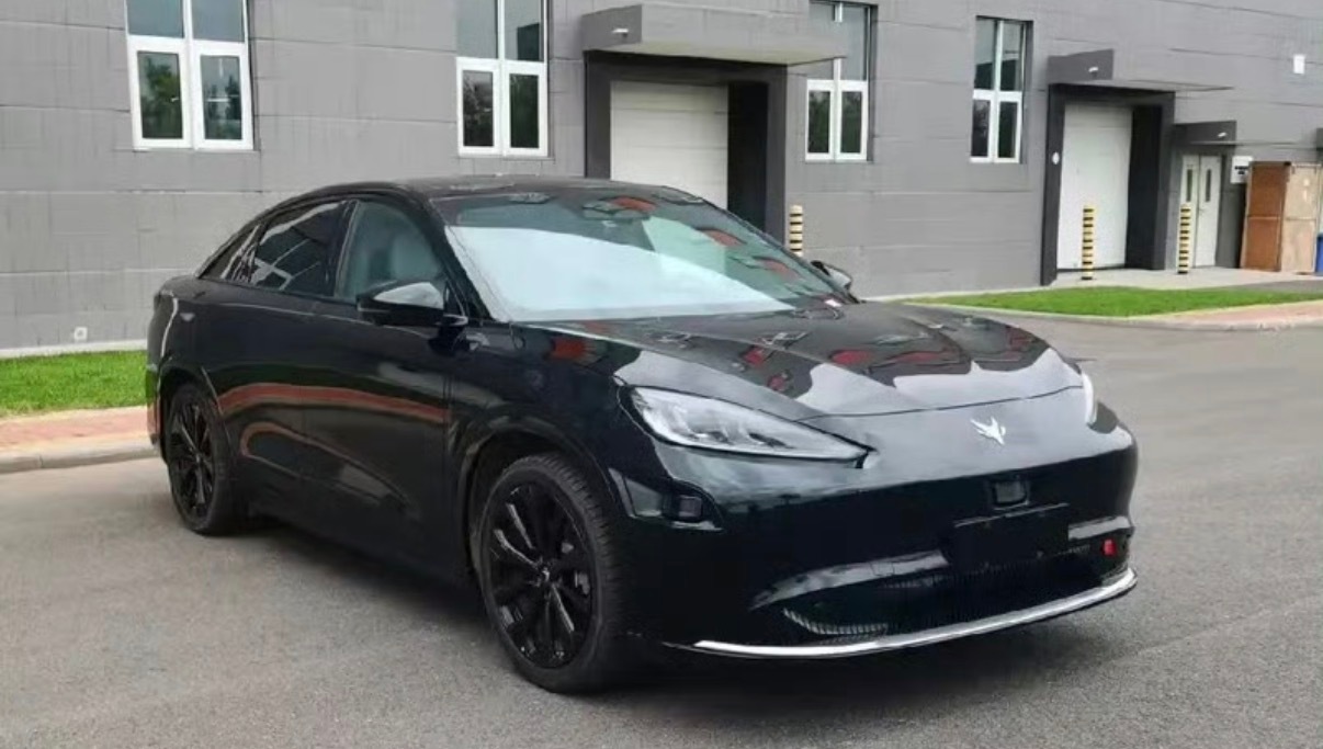 【极狐阿尔法S6申报图 搭载华为双电机】在工信部最新一期申报图中，我们发现了极狐