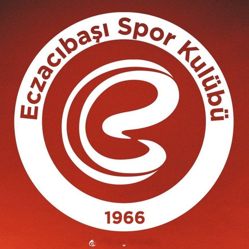 保加利亚国手肚兜娃26/27赛季效力于伊萨奇巴希。 