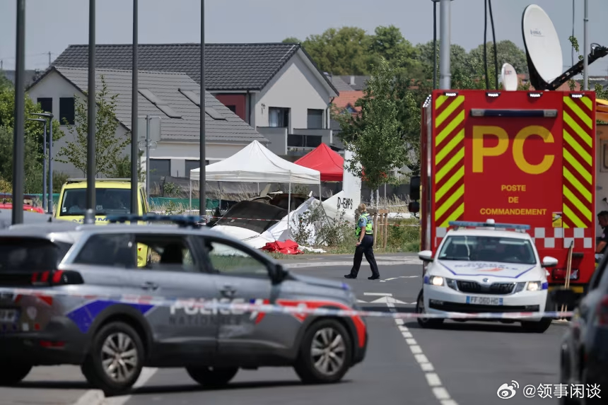 【法国一架跳伞飞机坠毁，造成11人死亡】[呃，又是跳伞飞机？]路透社 ——  当