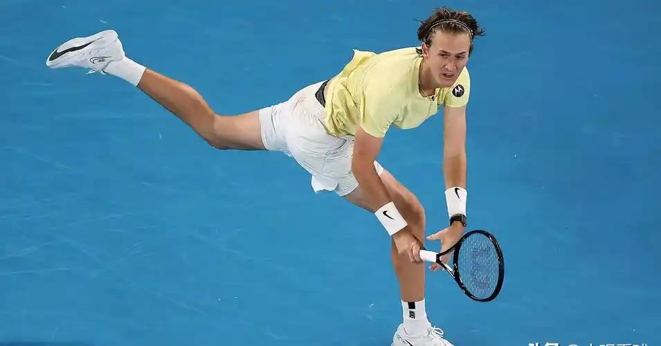 科达6-4 6-3保罗
全场共用时1小时22分
两盘直落美国同胞
将双方交手记录