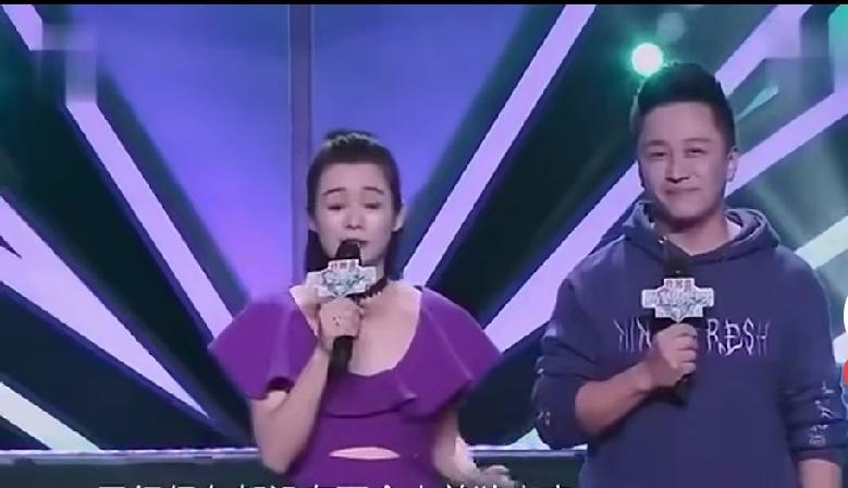 这是一对很浪漫很有才的夫妻。
         妻子四十岁，已是两个孩子的妈妈，