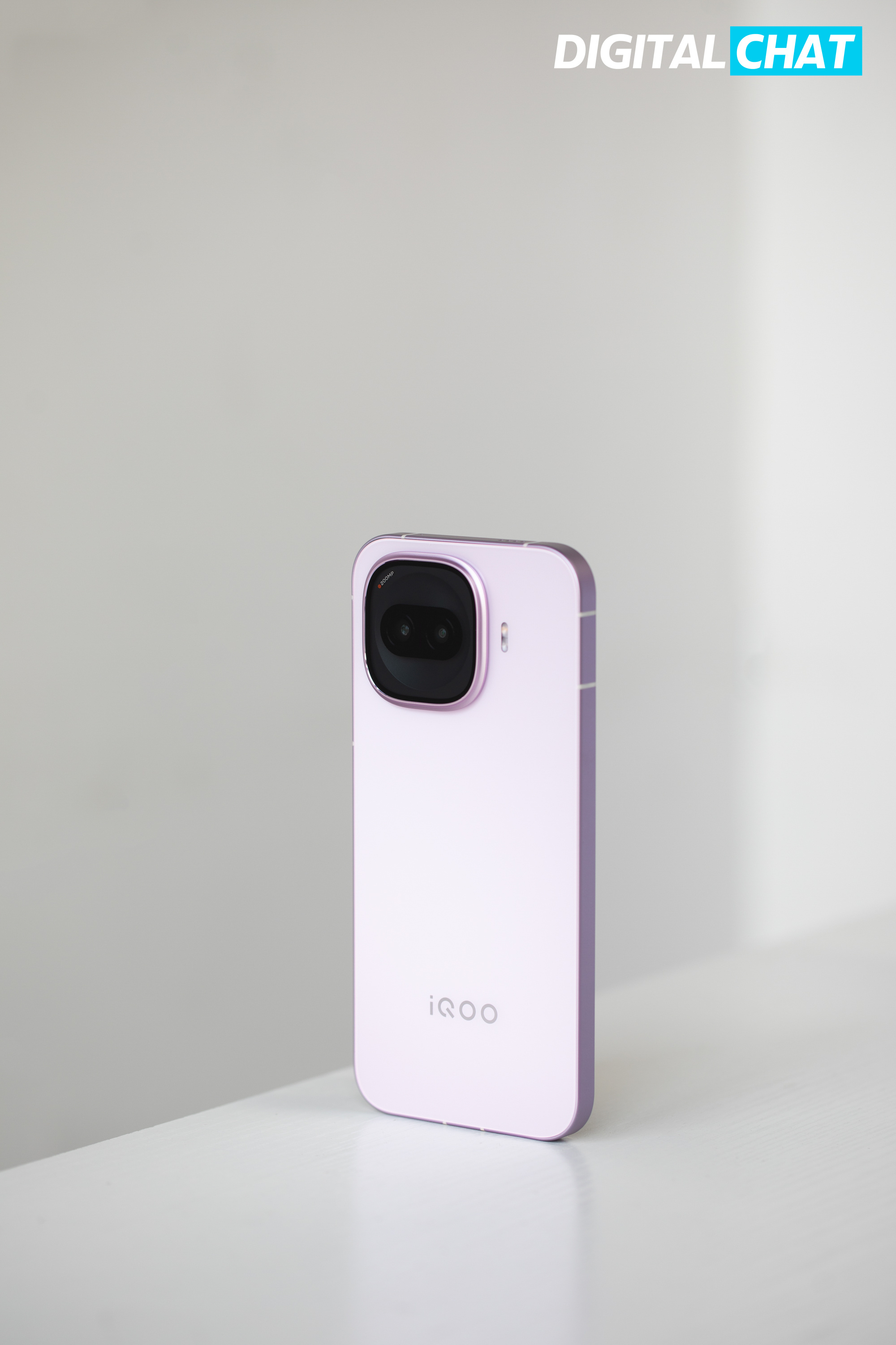 iQOO马上发布的新机，Z11 Turbo「光晕粉」，颜值和手感确实没得挑，低饱