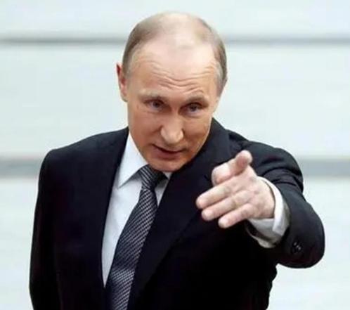 俄罗斯威胁活捉德国总理，话音刚落，美军扣押俄罗斯护航油轮，普京大怒

事情得从几