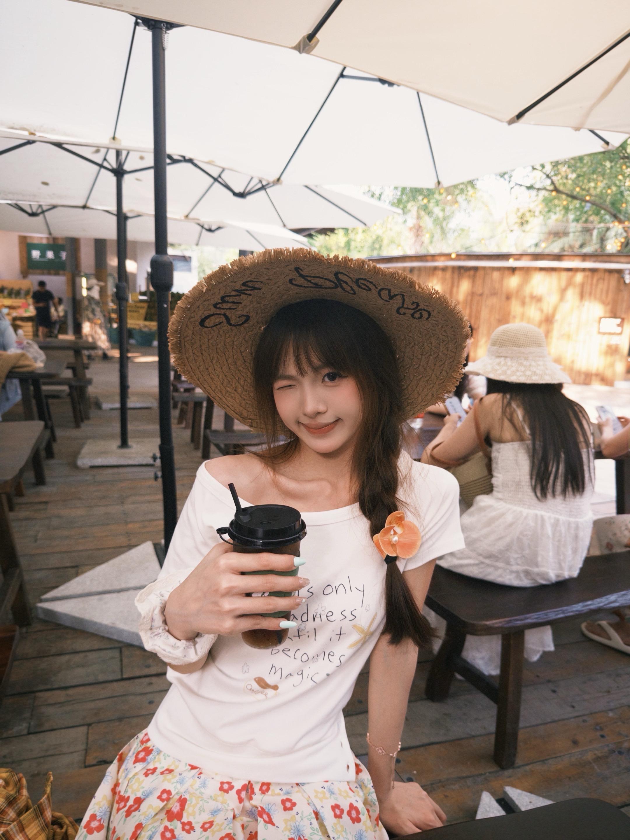 幸福秘诀，吃饱然后躺下。