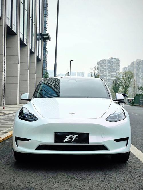 对比燃油车和电车的时候，目光总停在加油、充电还有保险这几项上，很少会留意轮胎这笔