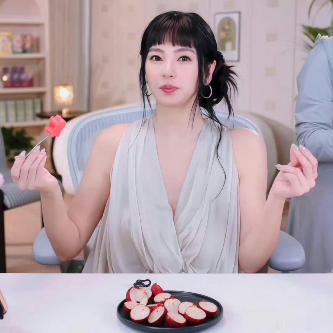 张雨绮 幼态风这姐妹前段时间是不是爆雷了