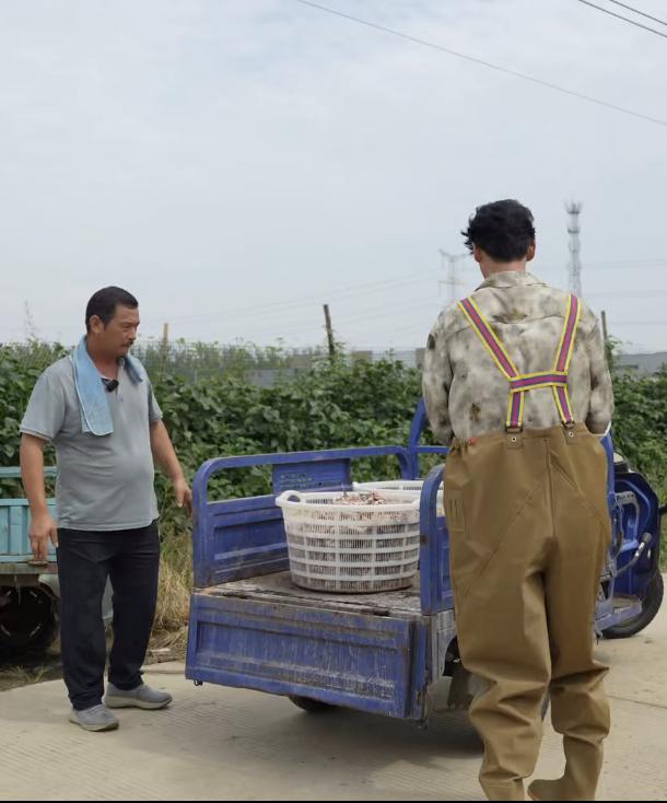 从荧幕男神到塘主，郭品超的“返乡潮”比任何偶像剧都动人！

还记得《斗鱼》里那个