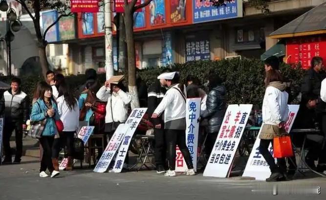 现在的劳务中介比资本家还狠！不生产哪怕一颗螺丝，就靠把人“租”给大厂赚人头差价。