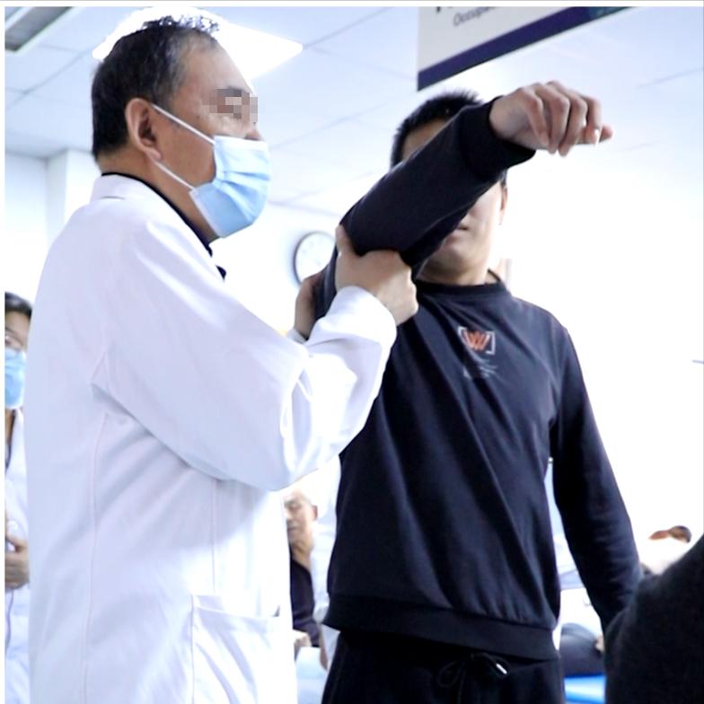 脑出血前的5个求救信号！抓住了就能捡回一条命

第一个信号：突发剧烈头痛
没有任