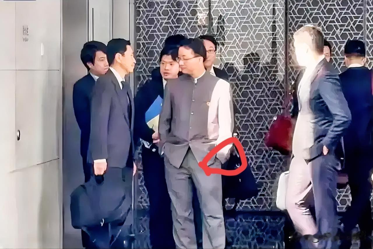 日本官员低头听中方讲话！
大国风范，深谋远虑，霸气侧漏！对待恶人不要给任何好脸色