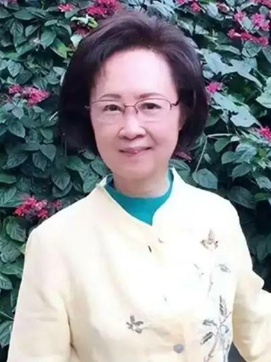 传奇作家琼瑶离世，遗书公布，称不要为我悲伤，为我笑吧，著名作家琼瑶于某个宁静的下