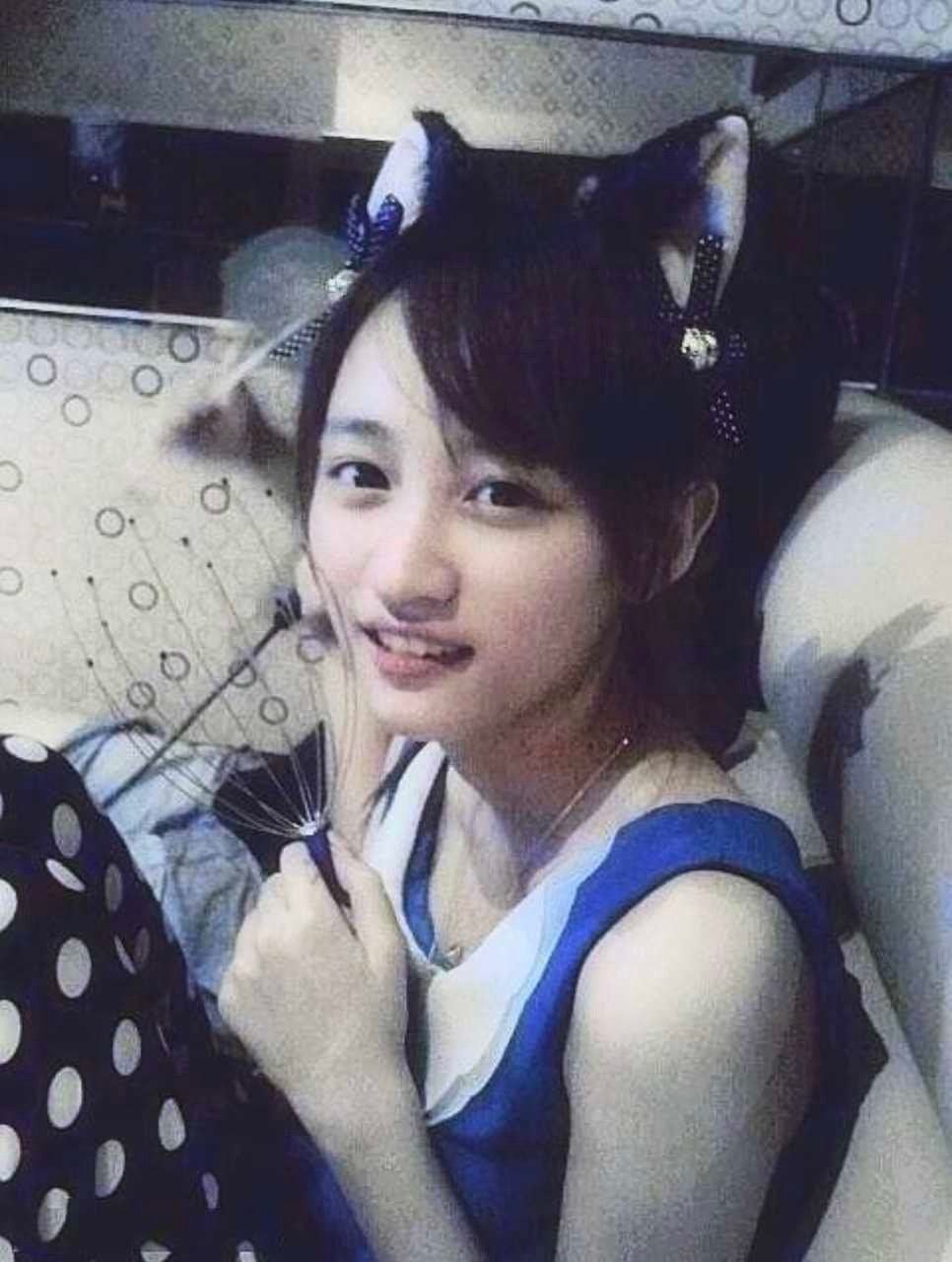 黄/婷/婷 × 曾/沛/慈一个守着心底的安静，一个带着人间的滚烫。世间千万种相逢