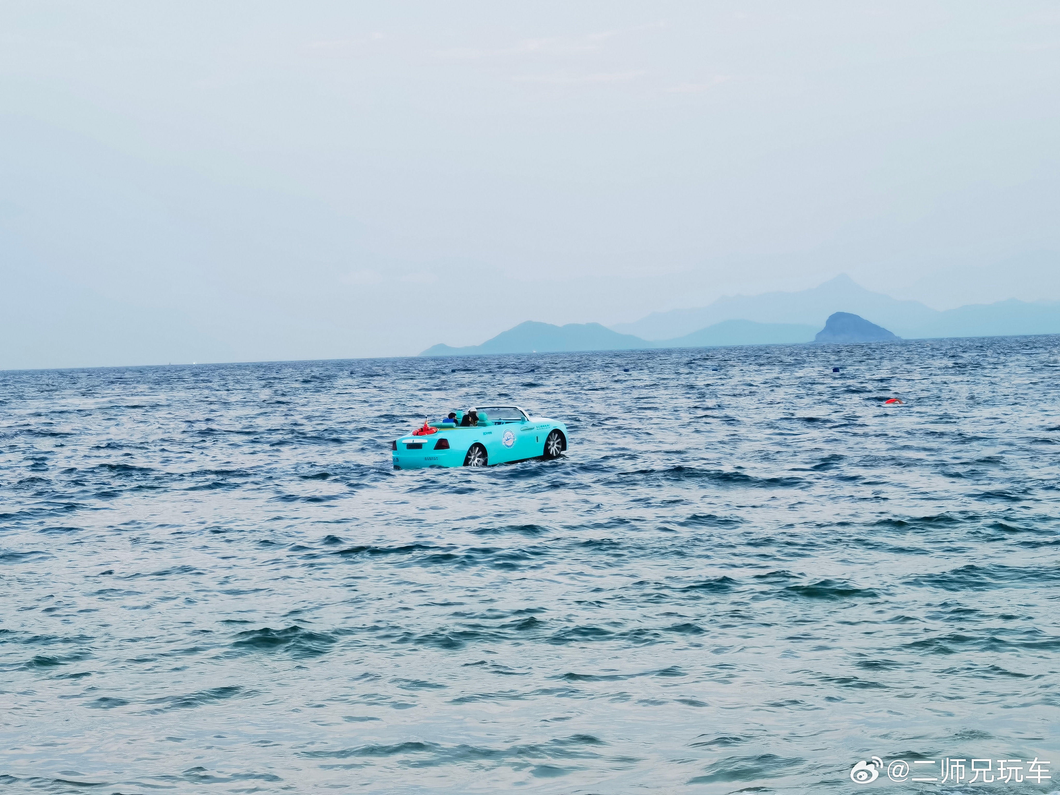 水上汽车在游乐场“成真”了[允悲] ​​​