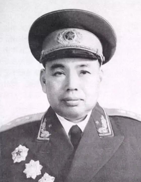 1943年，许世友在婚礼上表演拳法，最后为何对新娘子连开三枪？

“1943年3