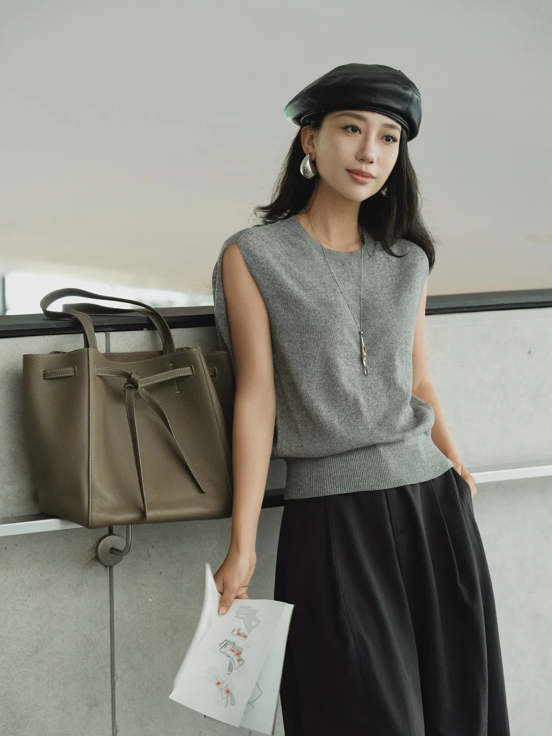 灰与黑，美术馆里的低调试色