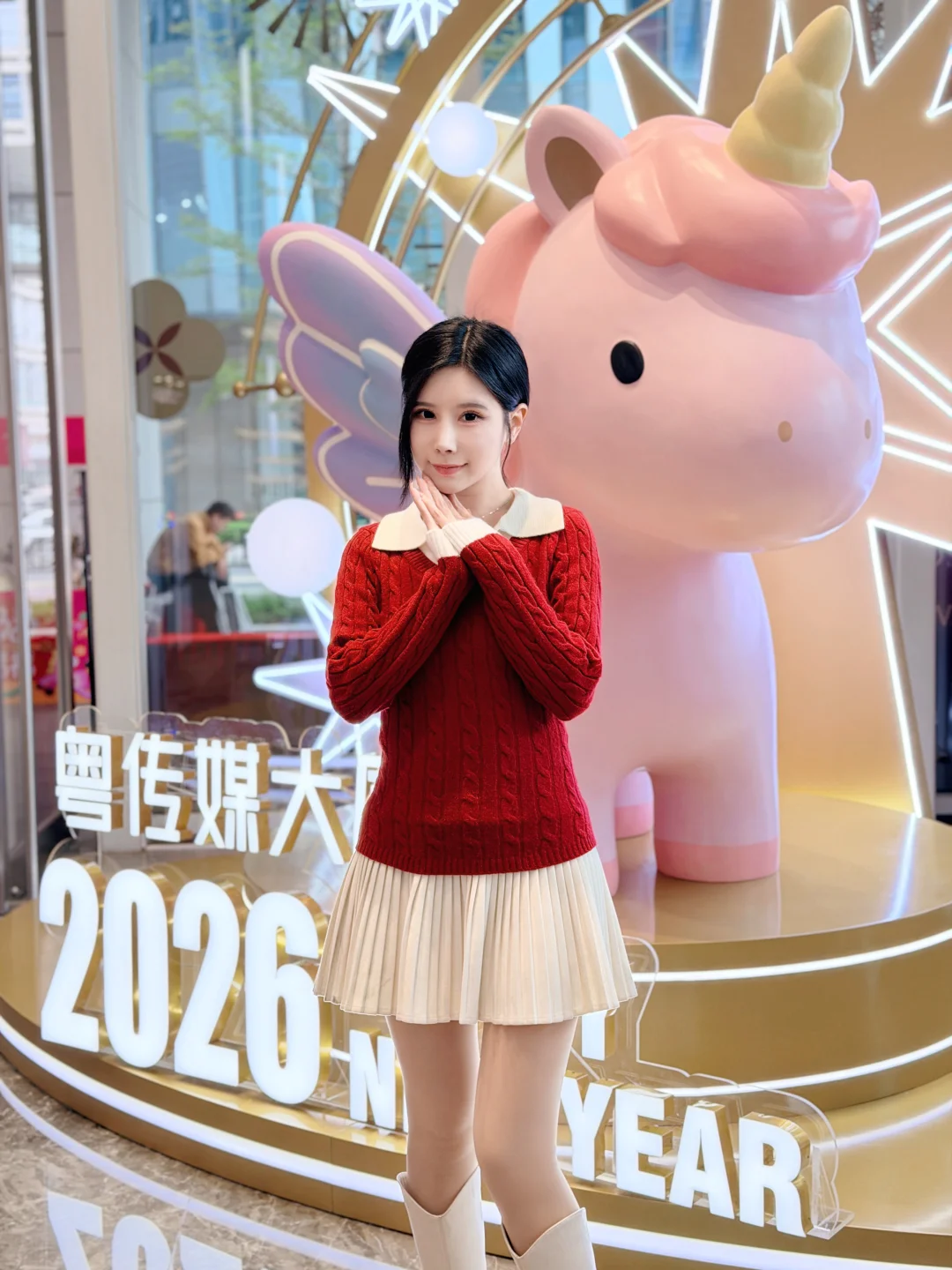 本来只是路过，结果被粉色小马绊住了脚