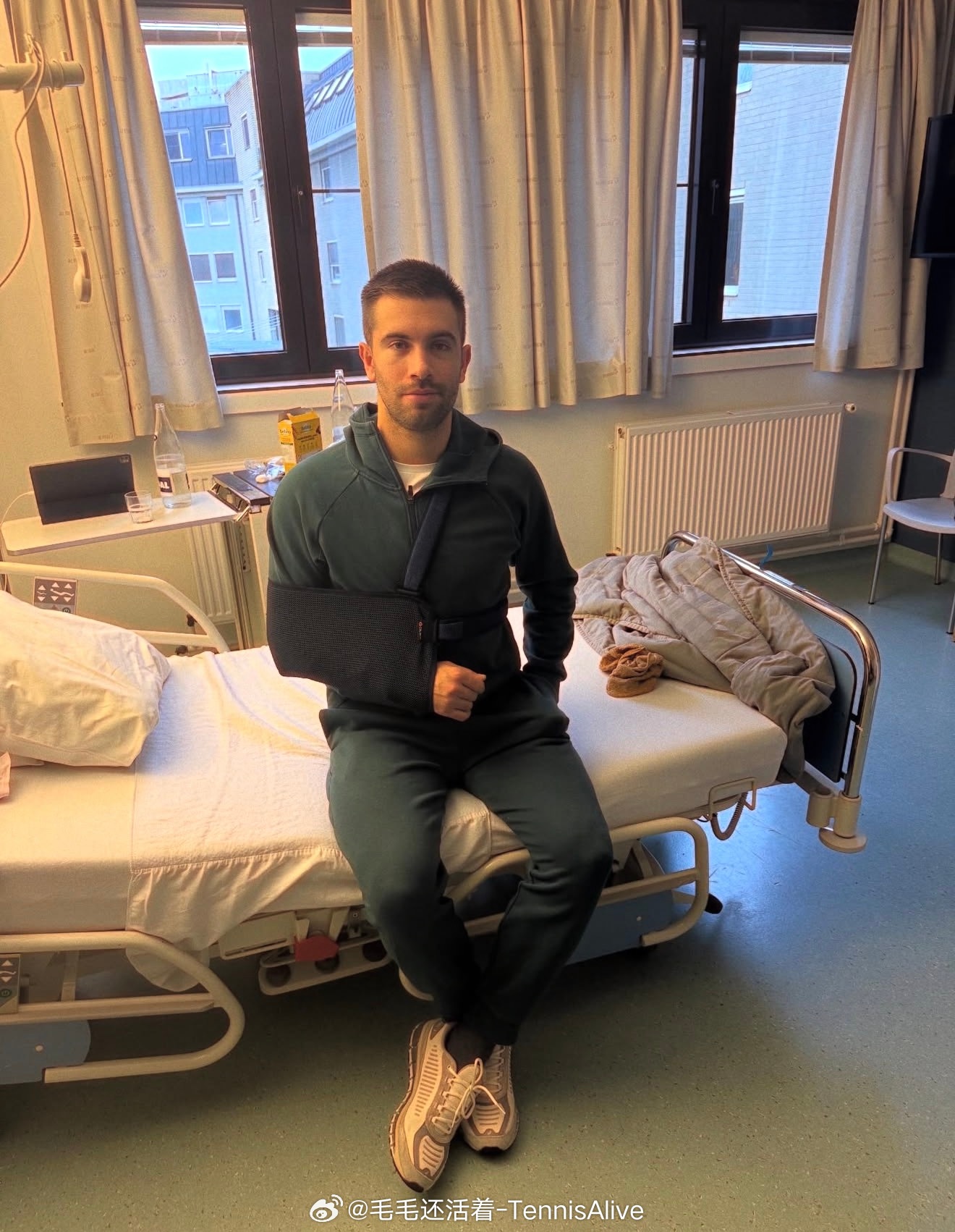 丘里奇肩膀手术成功，感谢医院给予的帮助。 