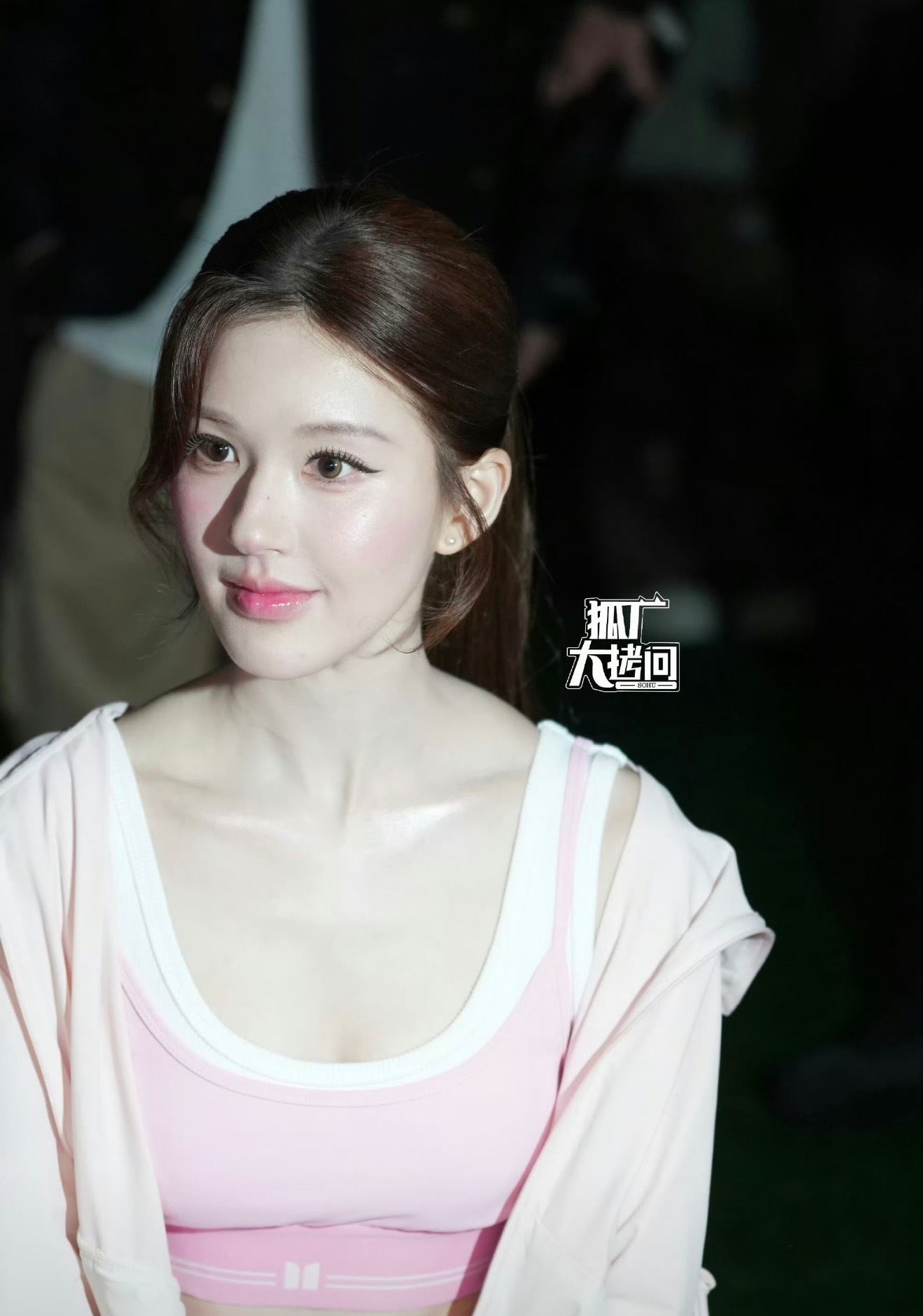 真的一点都没有明星的质感。 