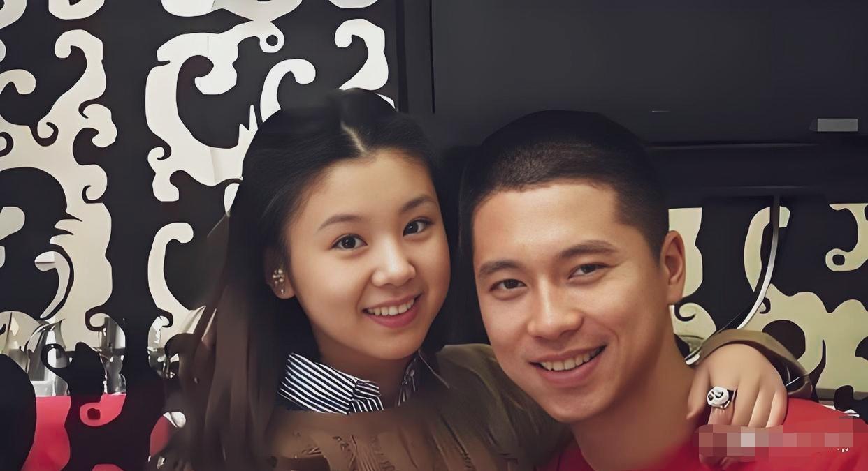 李小萌都结婚了，还是一张少女脸！