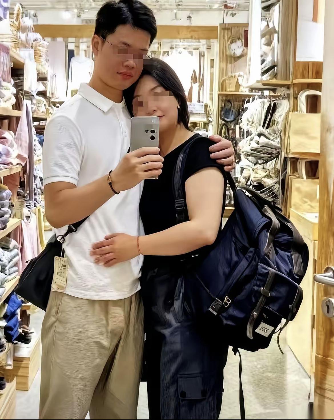 我算是服了，真的。
现在没点文化，连个轨都出不明白了。
华南理工的博士，跟一个3