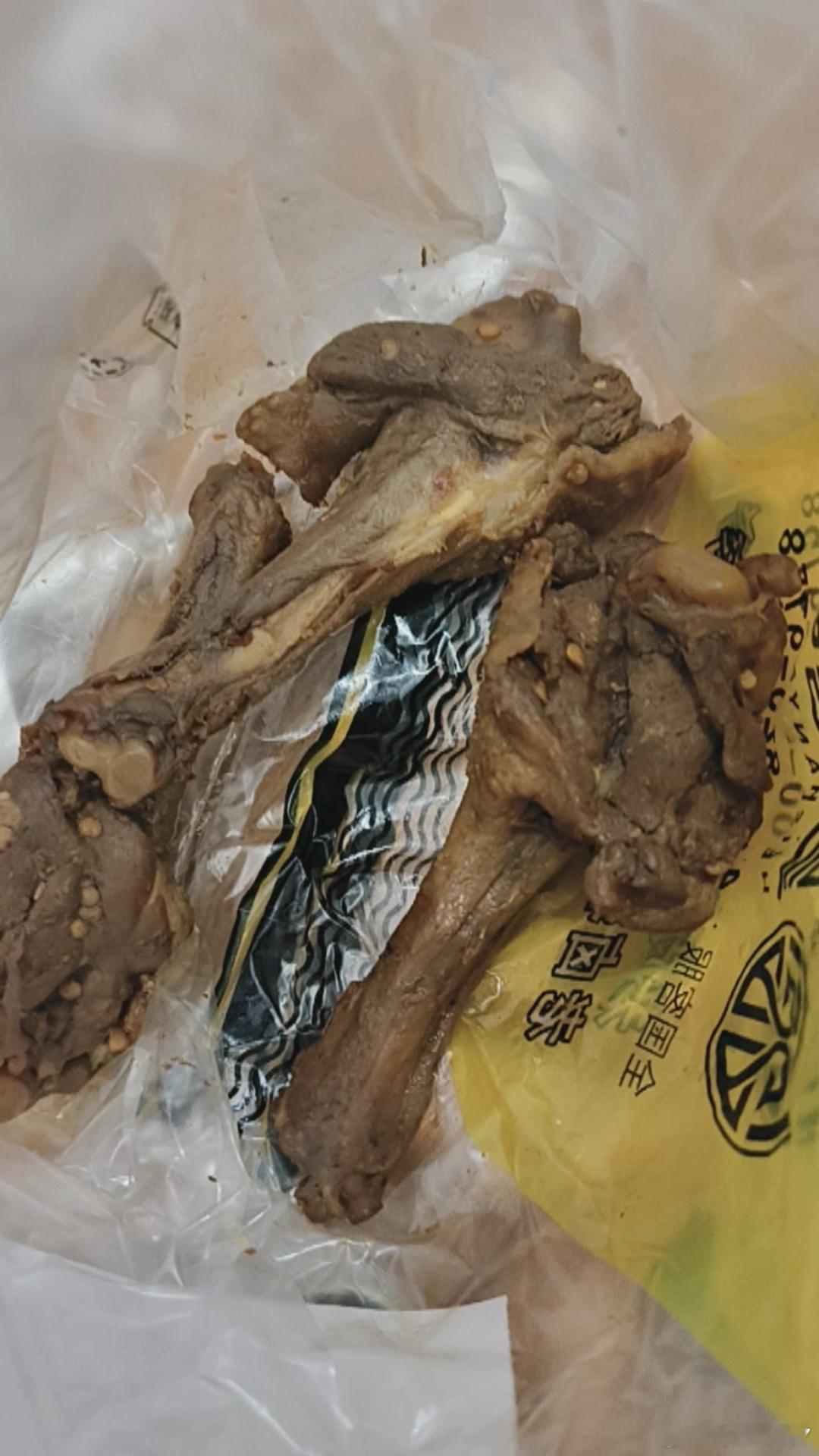 一人一个鸭腿