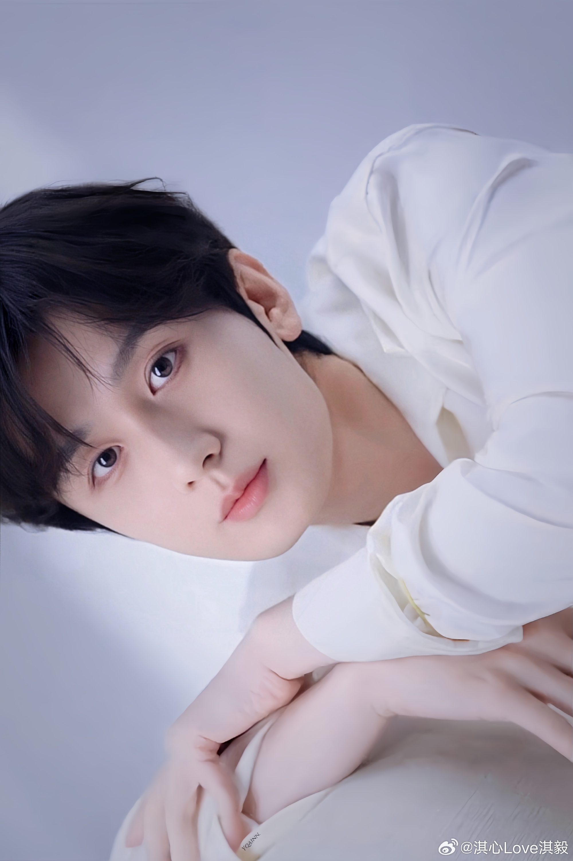 To： 成毅💓成毅，微风儿吹微风儿凉，凉凉的夜风吹来月亮，月亮圆圆就像你的脸。