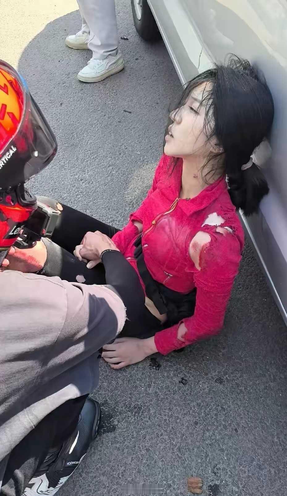 女骑手的尽头，不是流量，是ICU关注了几十个机车博主，如今活着的屈指可数。这几年