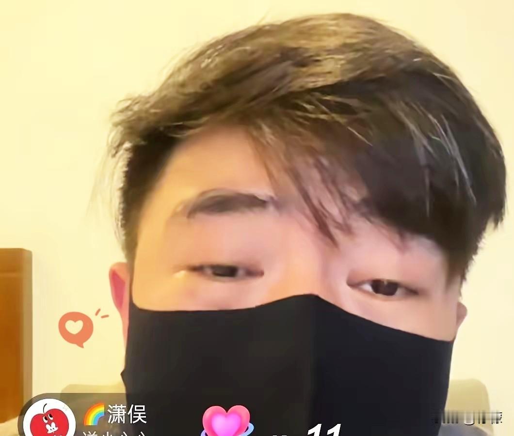 我妈的尸骨，
在天台花坛里埋了25年。
凶手整容换名，在上海买了房。那年我
10