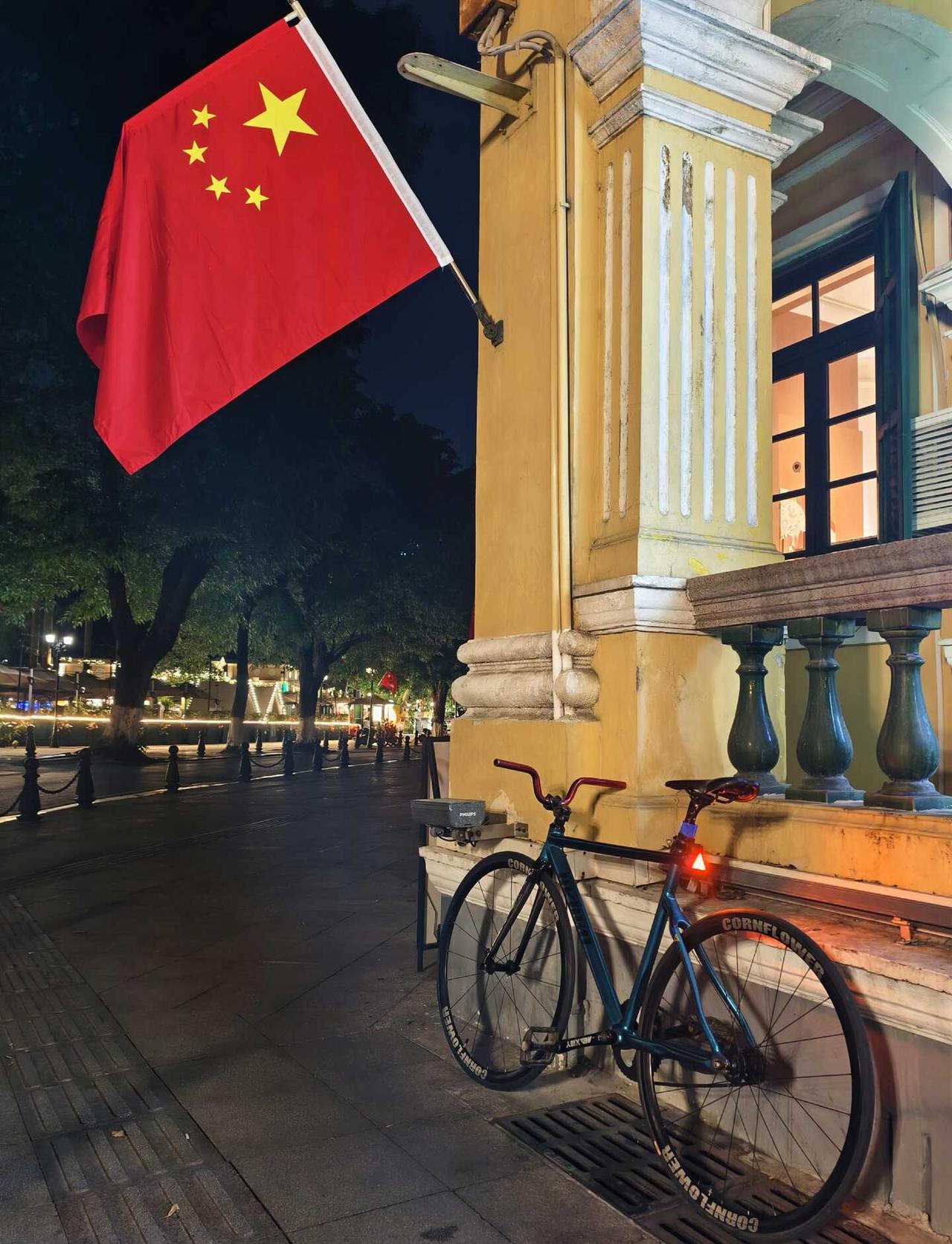 全国骑行第一人🇨🇳
死去的记忆突然攻击我一脚蹬出我的骑行魂 爱生活爱骑行 广