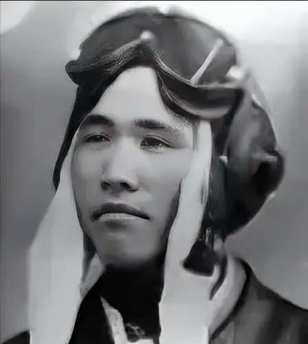 1958年，王自重驾驶米格15与敌人激战，就在他返航时，突然12架敌机围过来，谁