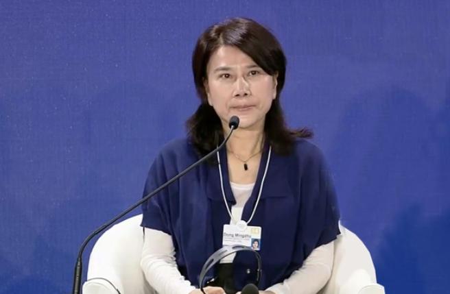 董明珠这回是真低头了。欧洲热浪烧到 40 度，中国空调卖疯了，美的海信 TCL 