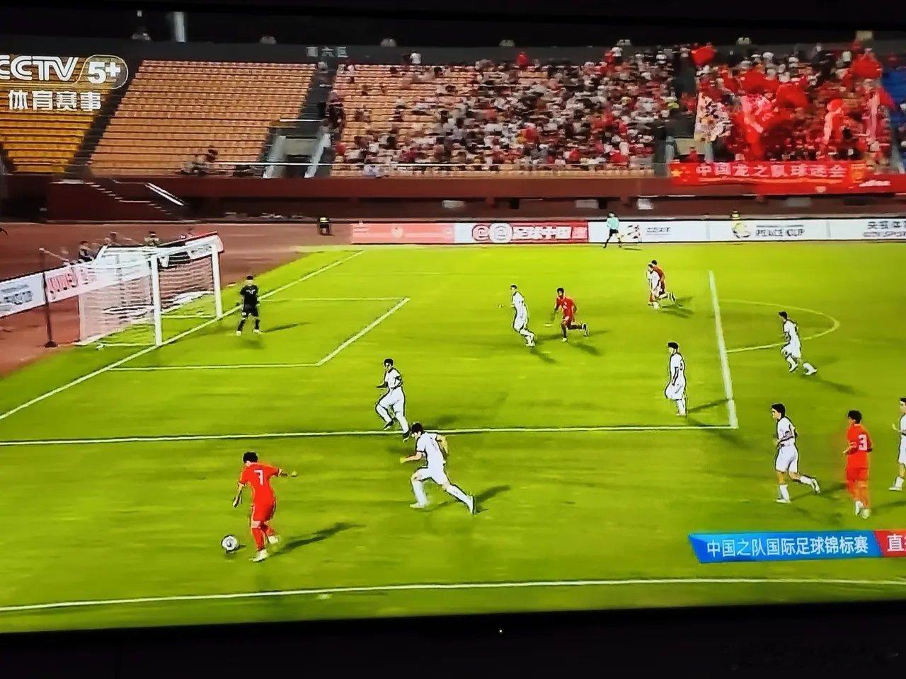 中国U16男足vs乌兹别克斯坦U16机会多多，浪费多多，国足U16小将2:1险胜