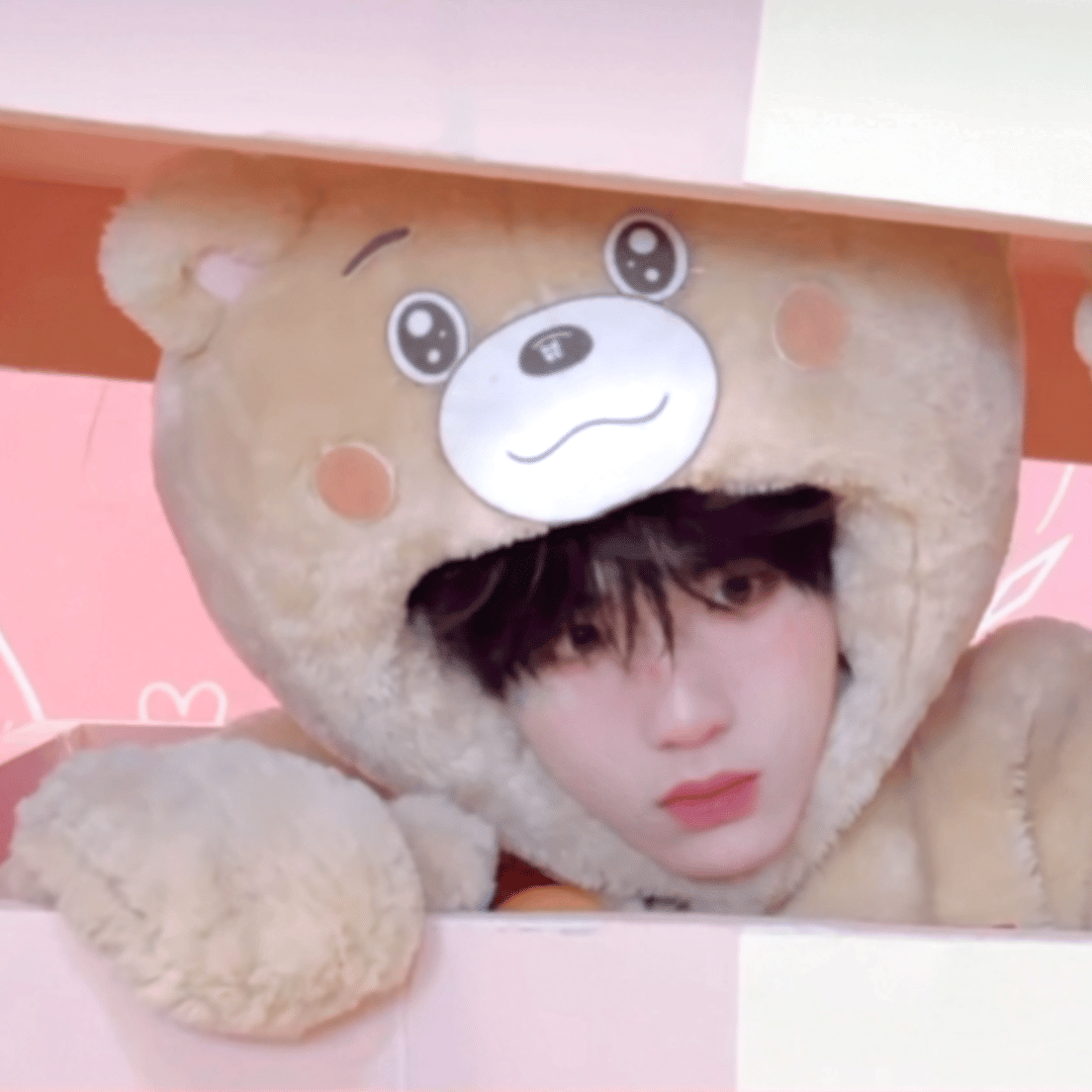 tg. 穿上🐻玩偶装下意识就开始同手同脚了，这个苏新皓一不小心又萌力全开了苏新