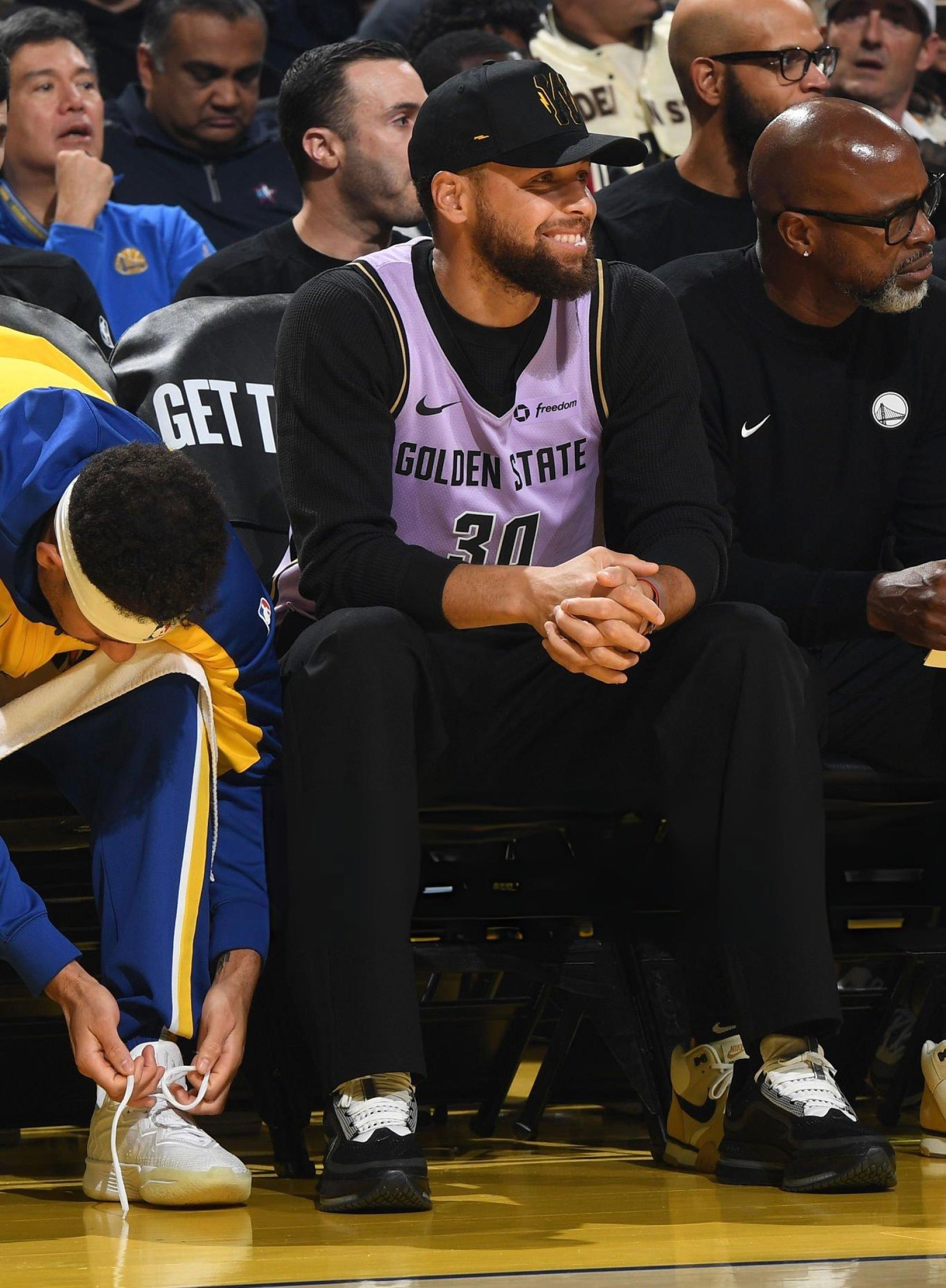 今日份库里库里马刺vs勇士