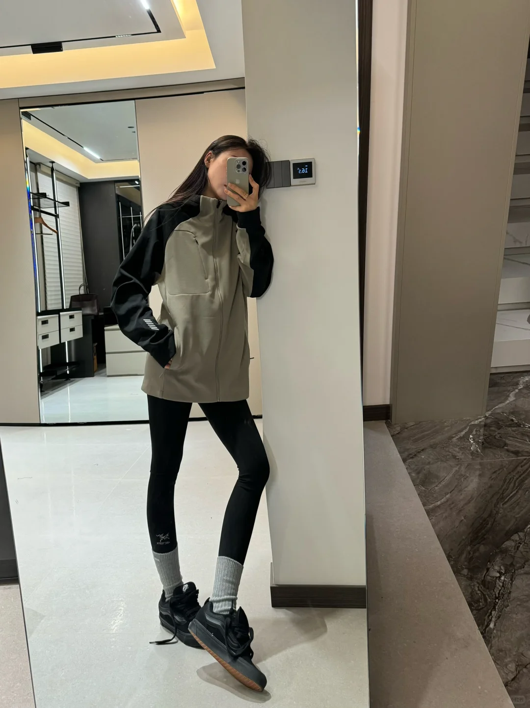 迪桑特外套|军绿拼黑 帅美