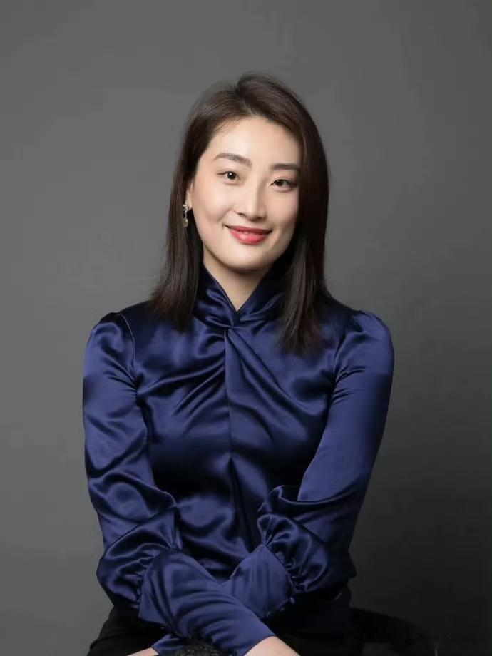 中国四大富婆，宗馥莉 董明珠 何超琼 孟晚舟 ​，天庭饱满、颧骨高，看着就很有有