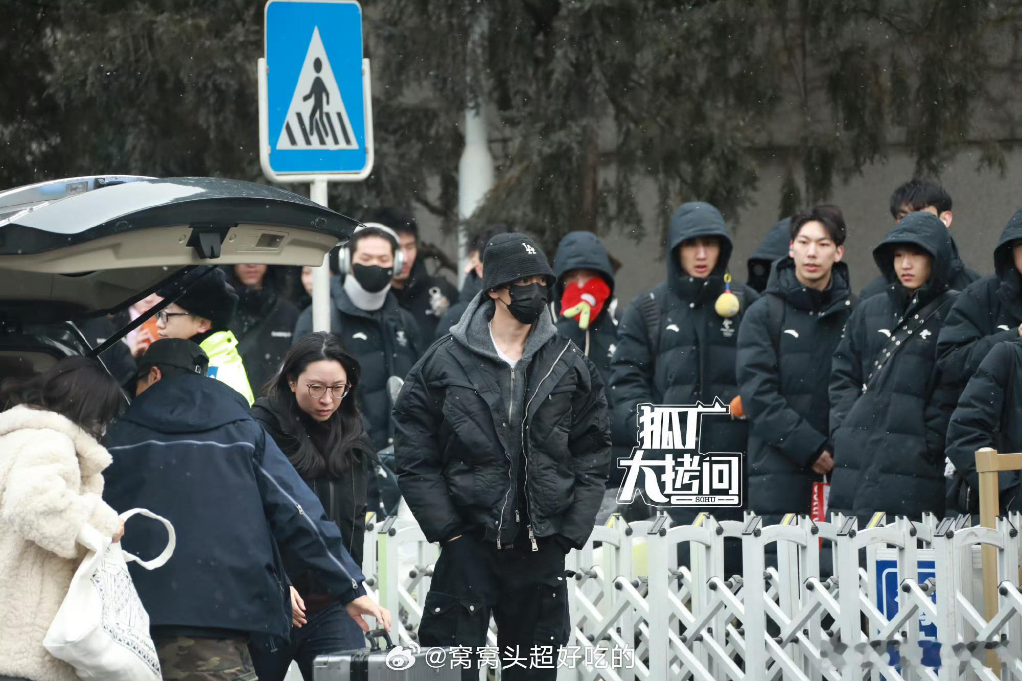 宋威龙 毕雯珺 刘宇宁 现身央视大楼春晚联排wow！粉丝嘴真严啊，这好事儿202