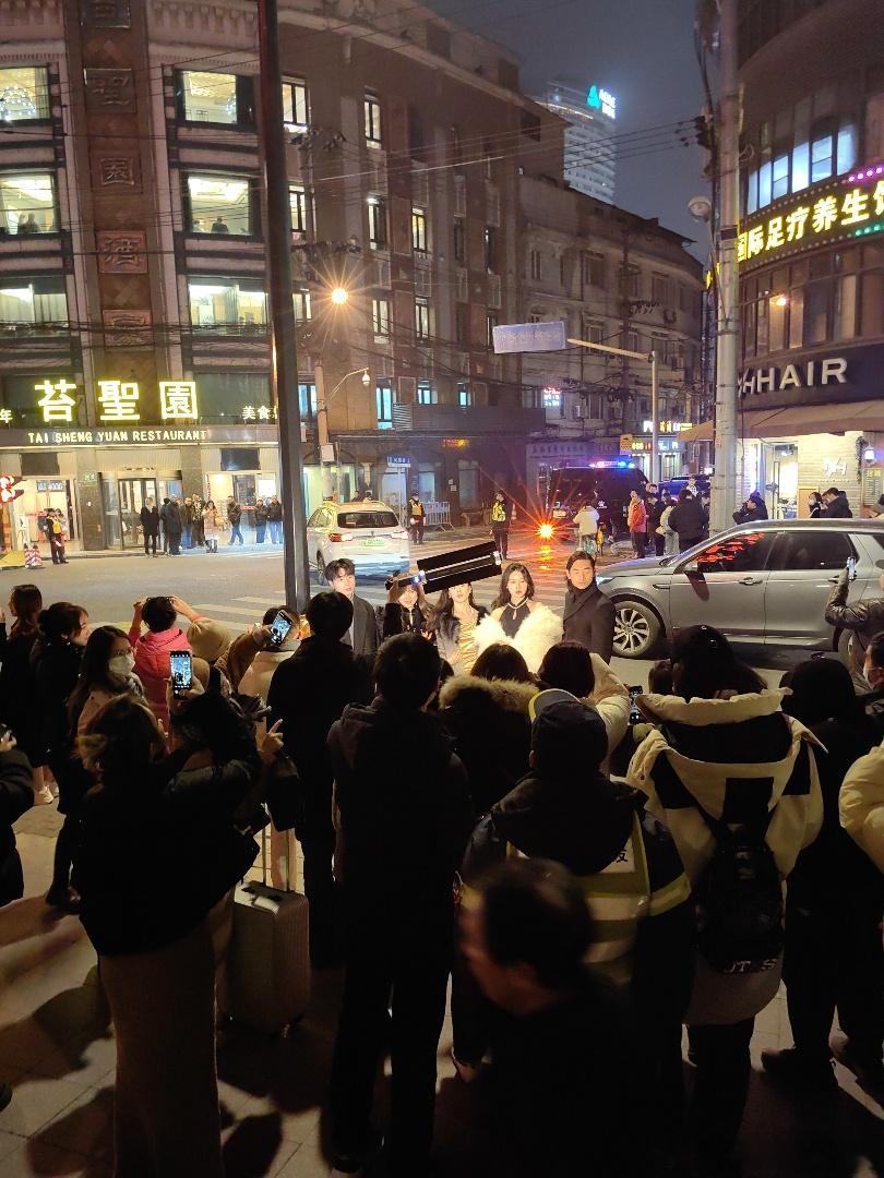 #怎样在黄河路上拍出大片#看到这么多人在黄河路拍出大片的感觉，真的是好羡慕啊，我